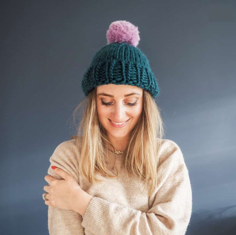 Bobble-optional hat